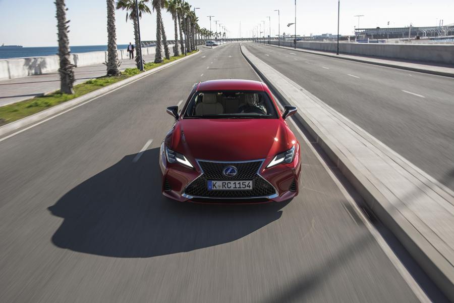  Lexus RC300h 2018 года  (WW) (фото 48 из 139)